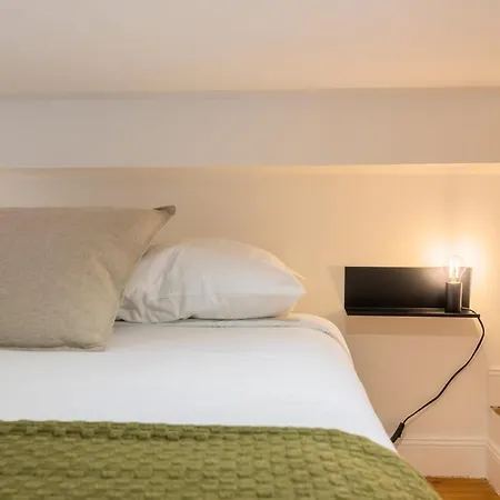 Charming Renovated And Bright In The Center Apartment *