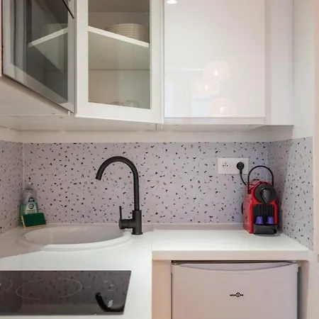 Apartment Charming Renovated And Bright In The Center
