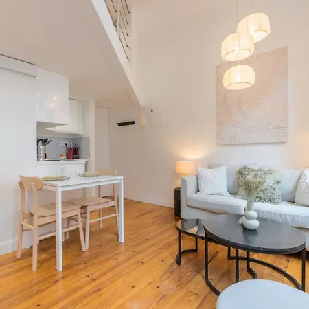 Apartment Charming Renovated And Bright In The Center *